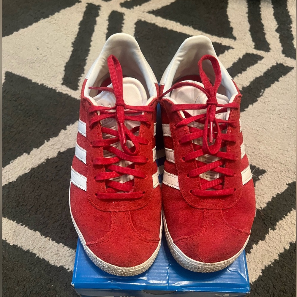 Adidas Gazelle Kids Sz5 woman’s Sz7 Low Top Shoes Sneakers Red Scarlet White